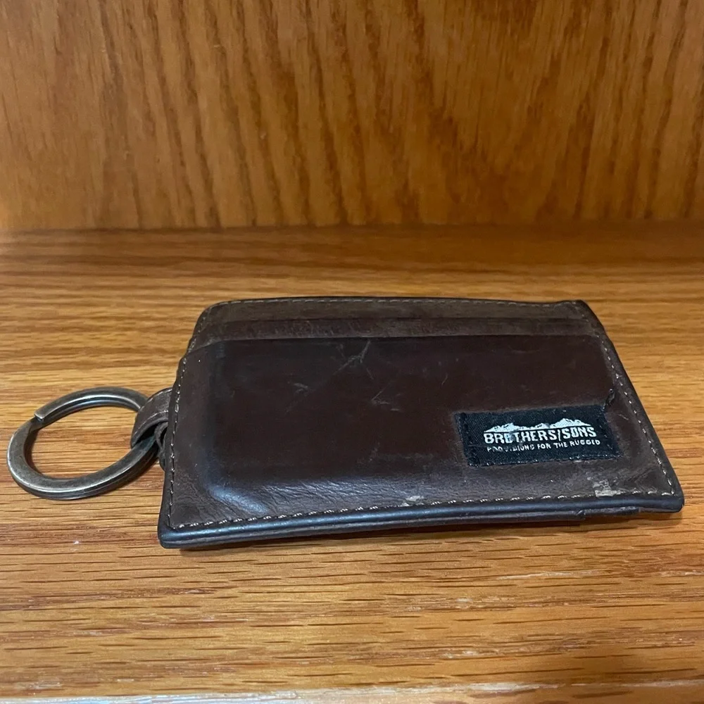 Brothers/Sons Brown Leather Card Holder with Key Ring